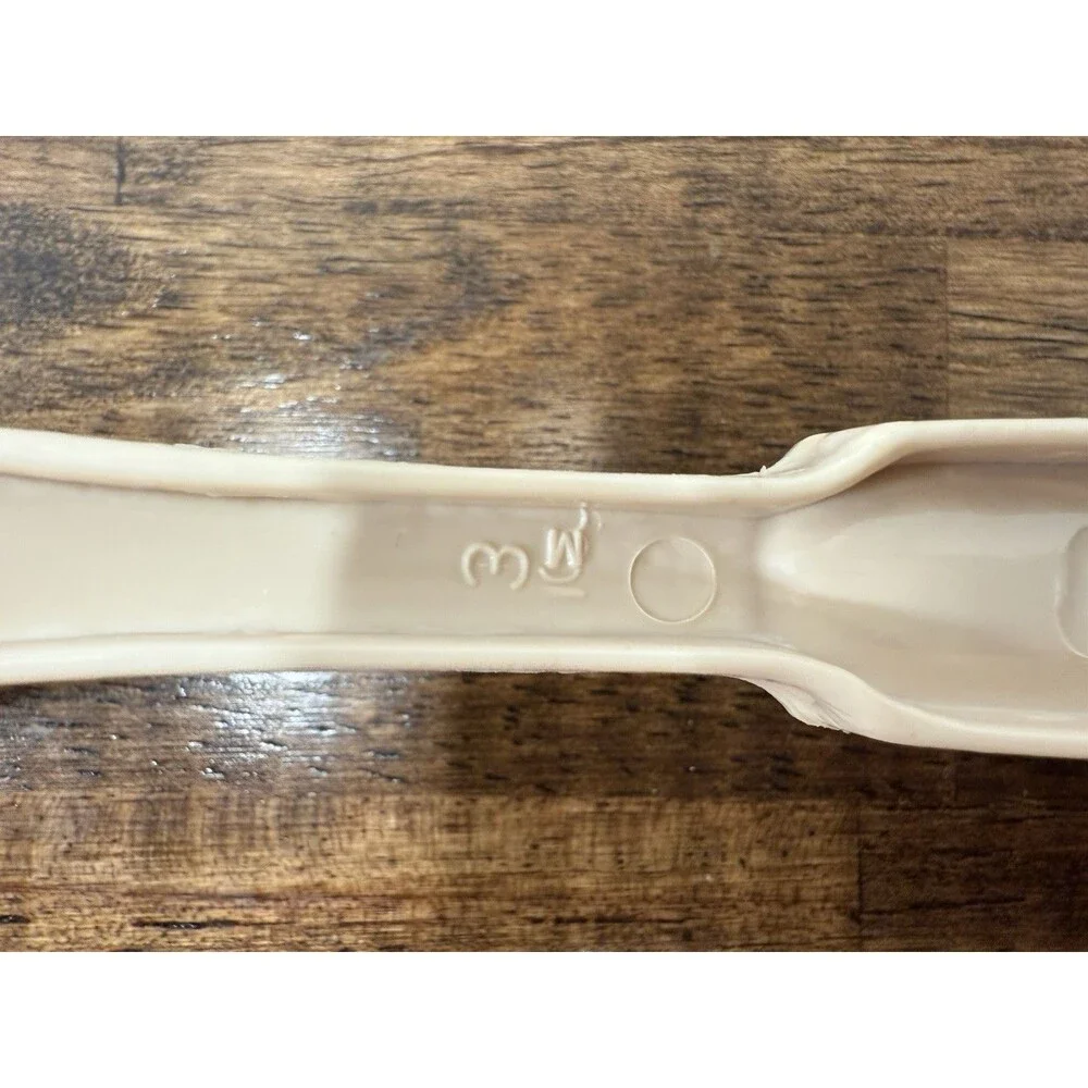 EKCO Beige Plastic Pasta Server Spaghetti Spoon Dishwasher Safe Utensil